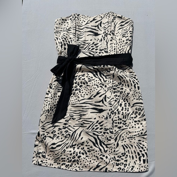 H&M Dress - Picture 1 of 4